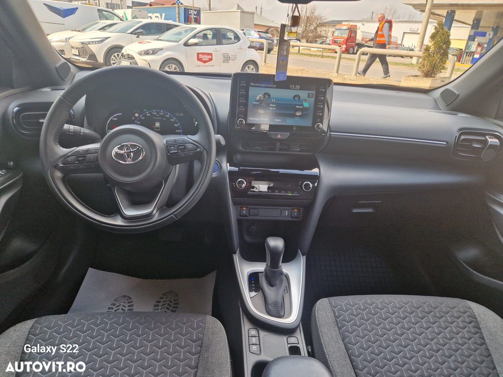 Toyota Yaris Cross 1.5 VVT-i HSD 4x2 Dynamic - 11
