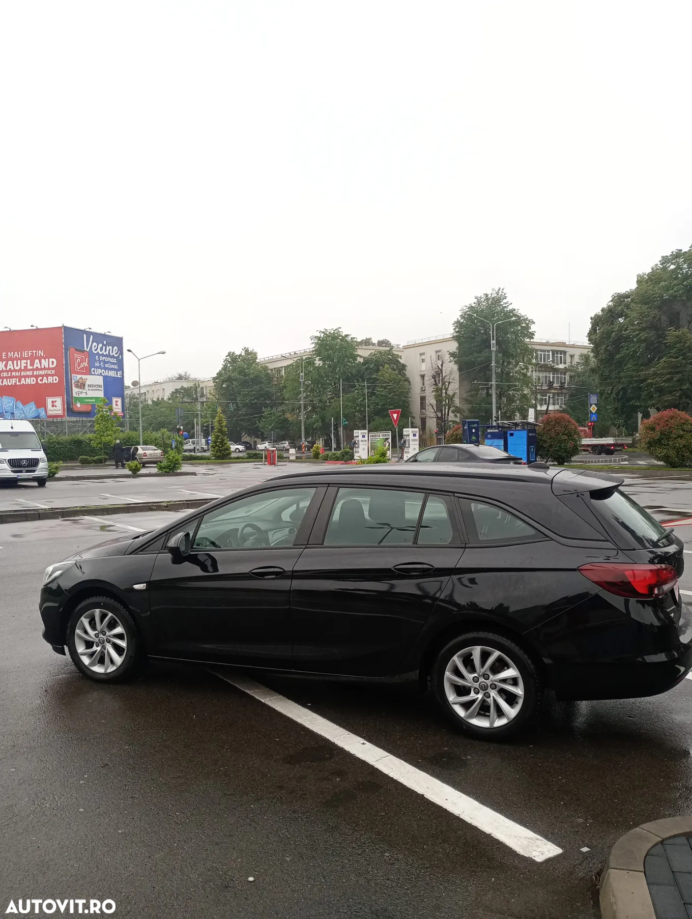 Opel Astra 1.2 Turbo Start/Stop Sports Tourer Business Edition - 4