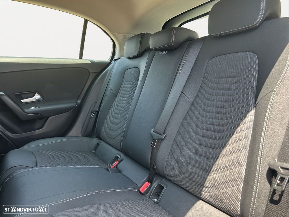 Mercedes-Benz A 250 — fotografia 14