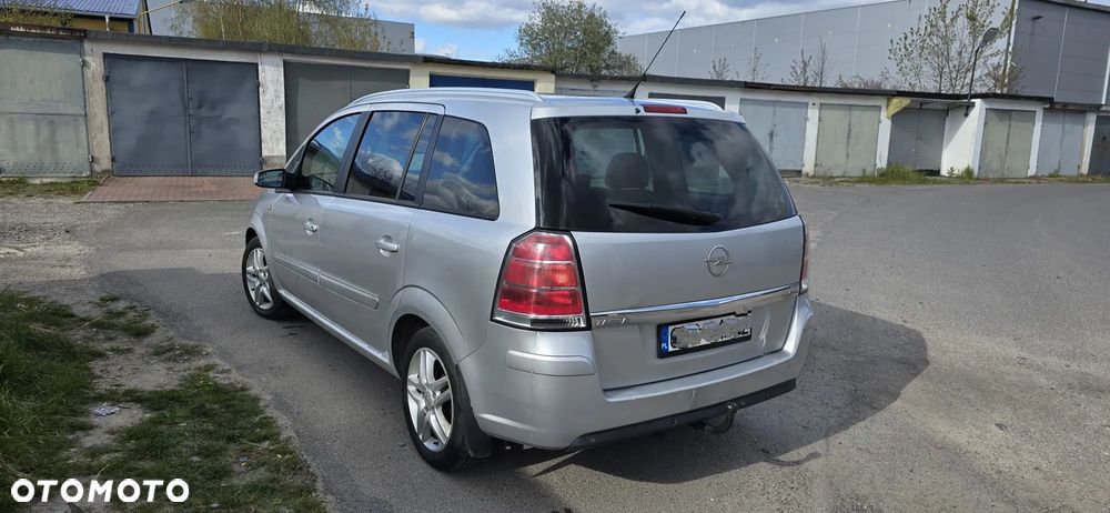 Opel Zafira 1.9 CDTI Cosmo - 3