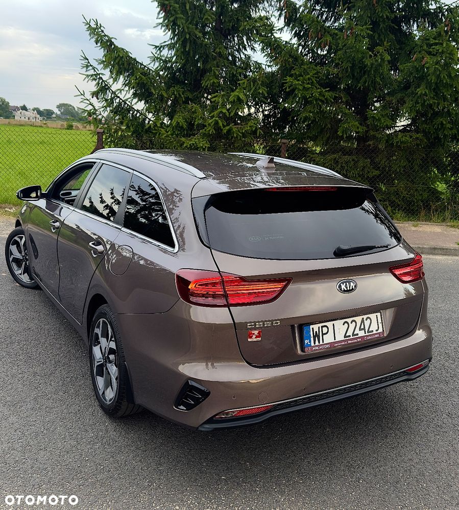 Kia Ceed 1.4 T-GDI L Business Line DCT - 13