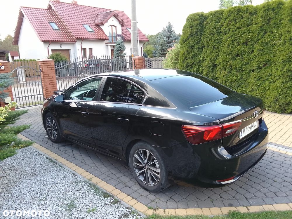 Toyota Avensis 2.0 D-4D Prestige - 2