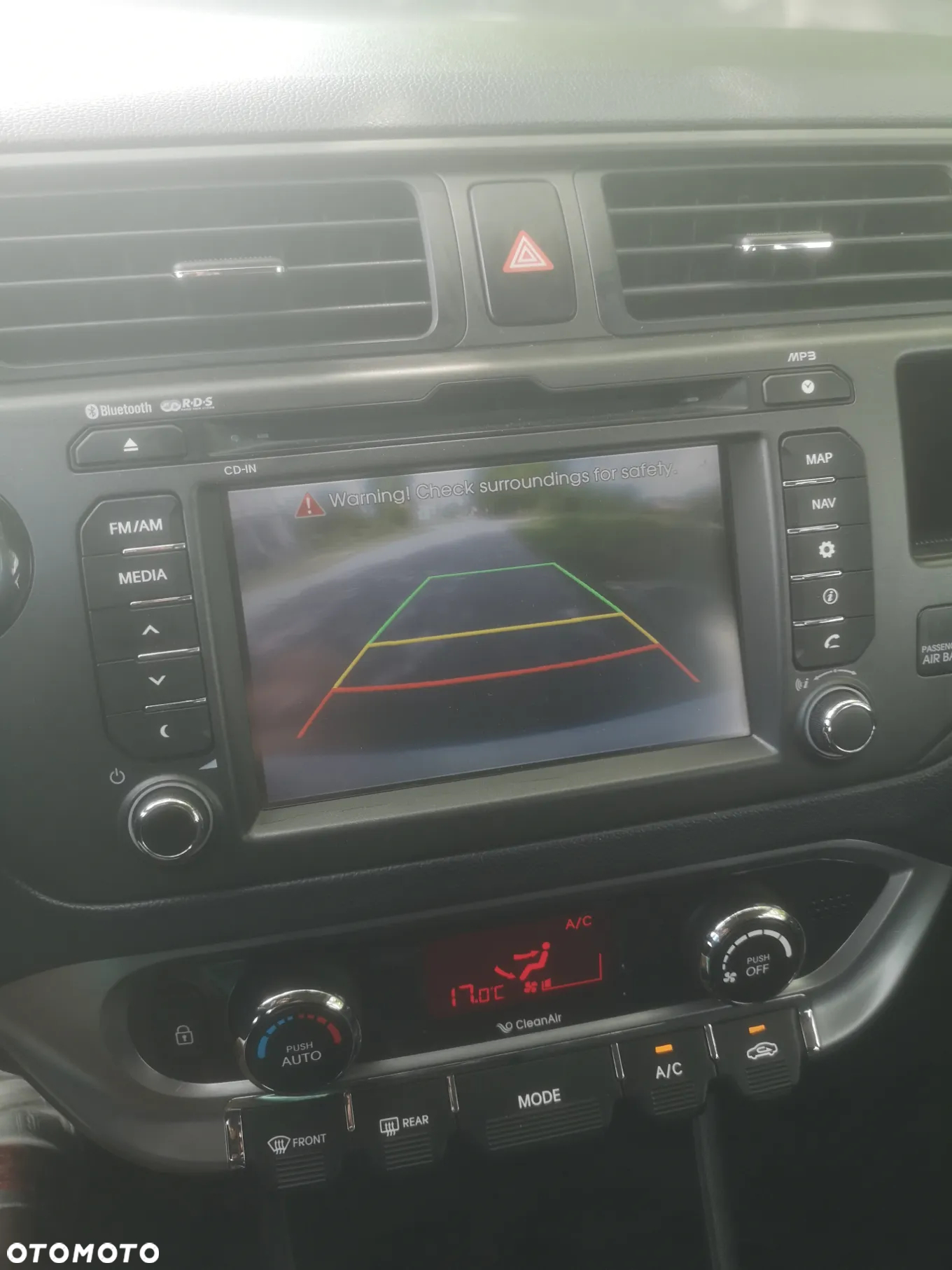 Kia Rio - 10