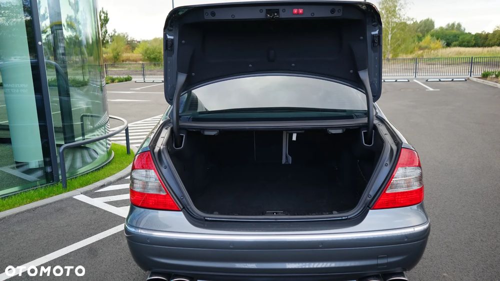 Mercedes-Benz Klasa E 63 AMG 7G-TRONIC - 13