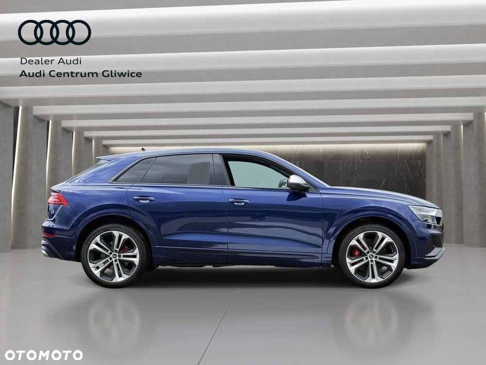 Audi SQ8 - 8