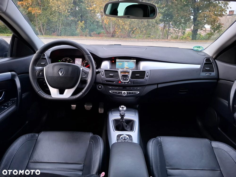 Renault Laguna dCi 180 FAP GT - 24