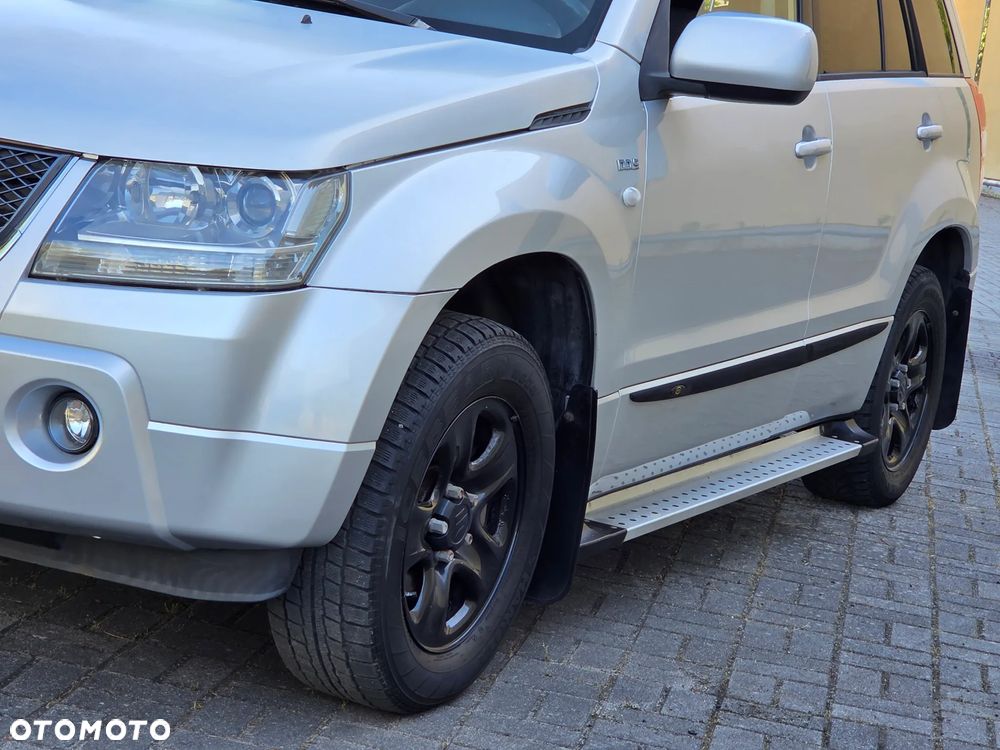 Suzuki Grand Vitara 1.9 DDiS Comfort DPF Family - 9