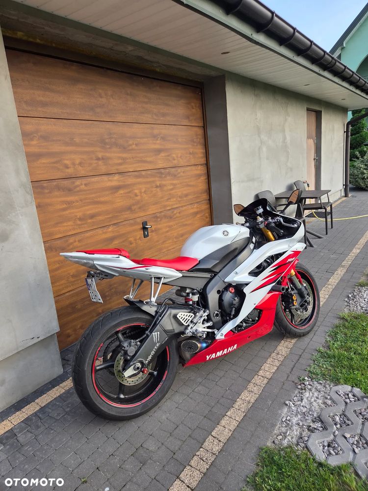 Yamaha R6 - 4