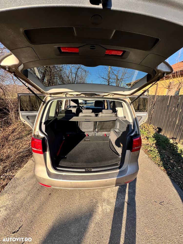 Volkswagen Touran 1.6 TDI DSG Highline - 5