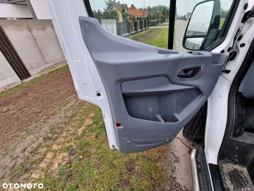 Ford Transit - 13