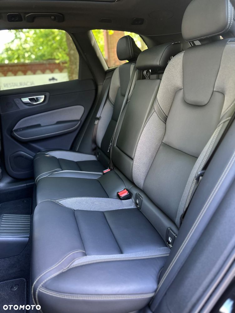 Volvo XC 60 T8 AWD Recharge Ultimate Black Edition - 23