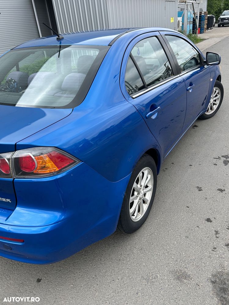 Mitsubishi Lancer - 10