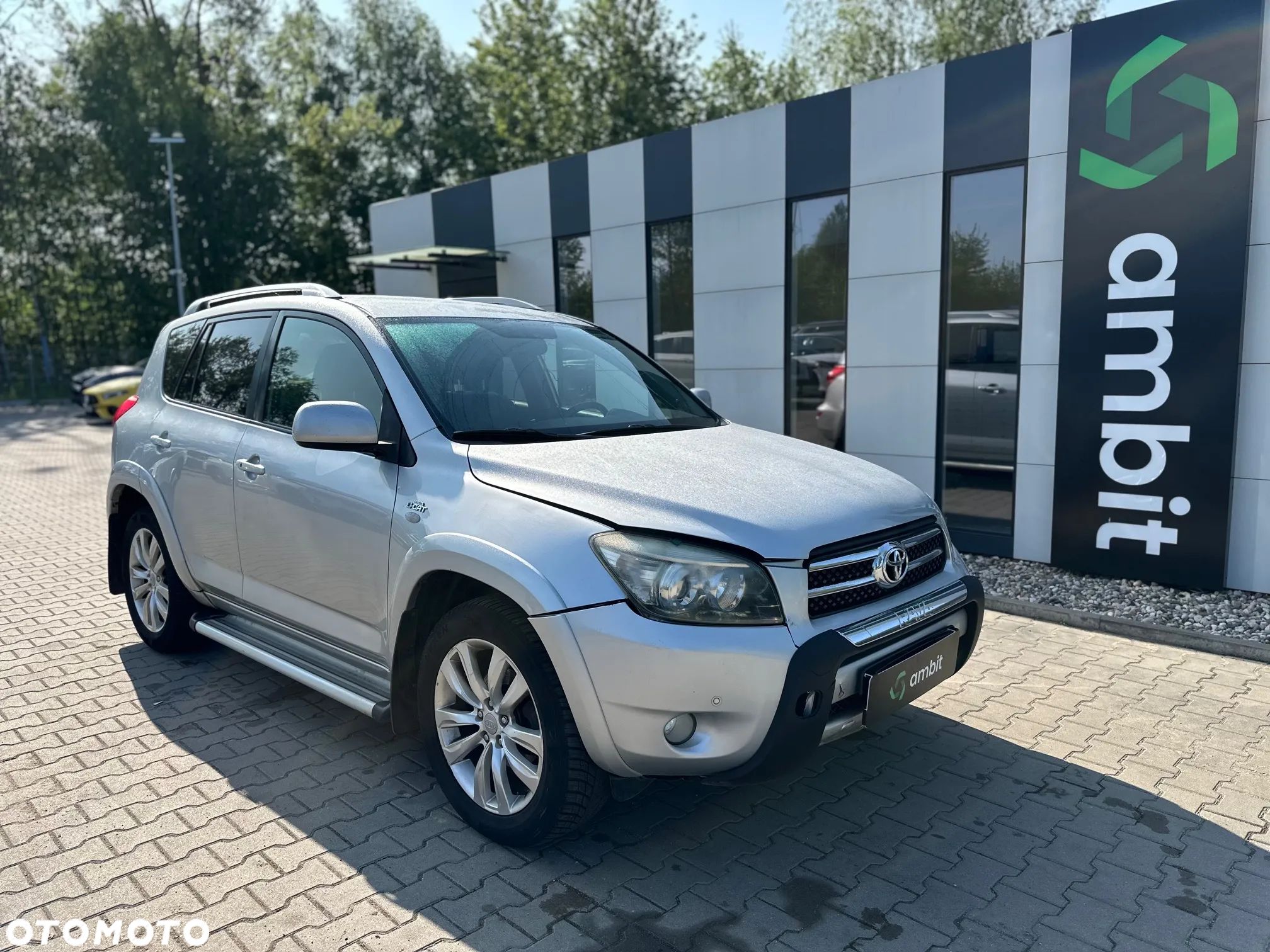 Toyota RAV4 - 1