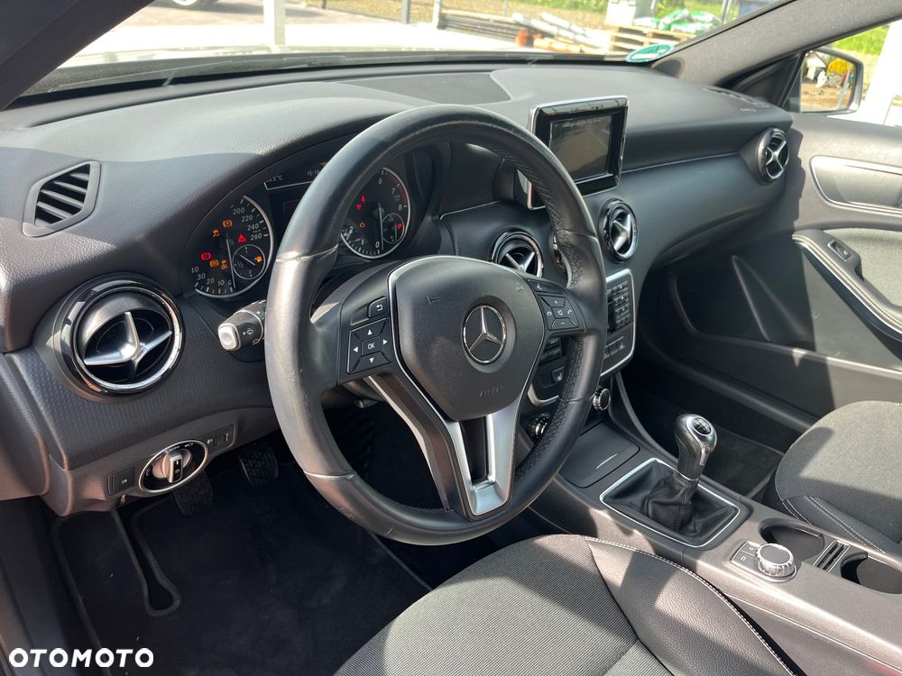 Mercedes-Benz Klasa A 180 (BlueEFFICIENCY) - 26