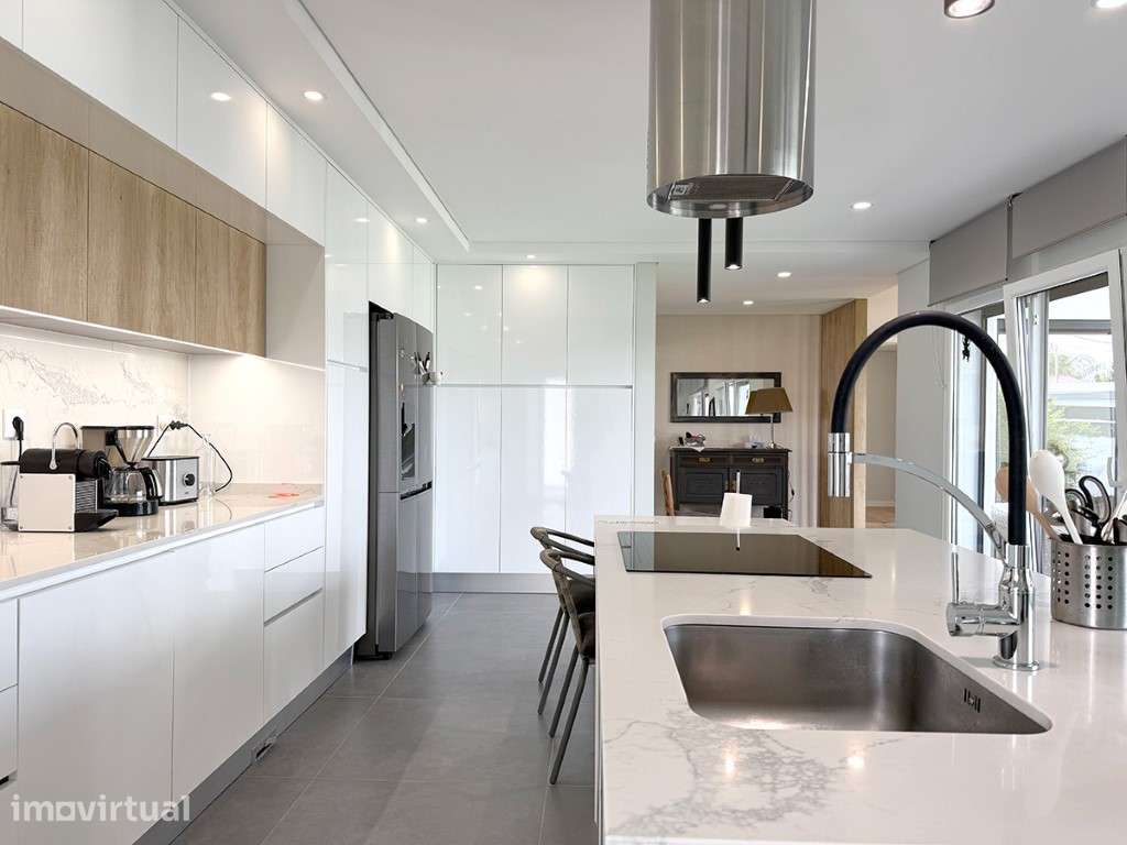 Moradia T4 térrea com 230m2 em condomínio privado, Azeitão - Grande imagem: 4/41