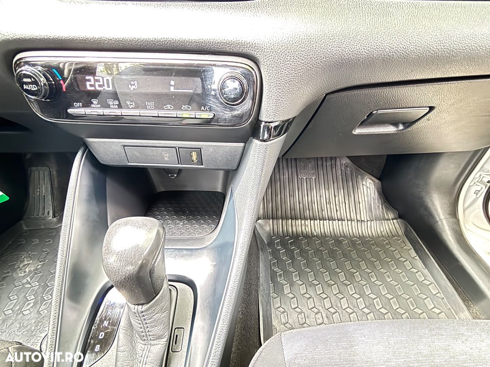 Toyota Yaris 1.5 VVT-i HSD Dynamic - 14