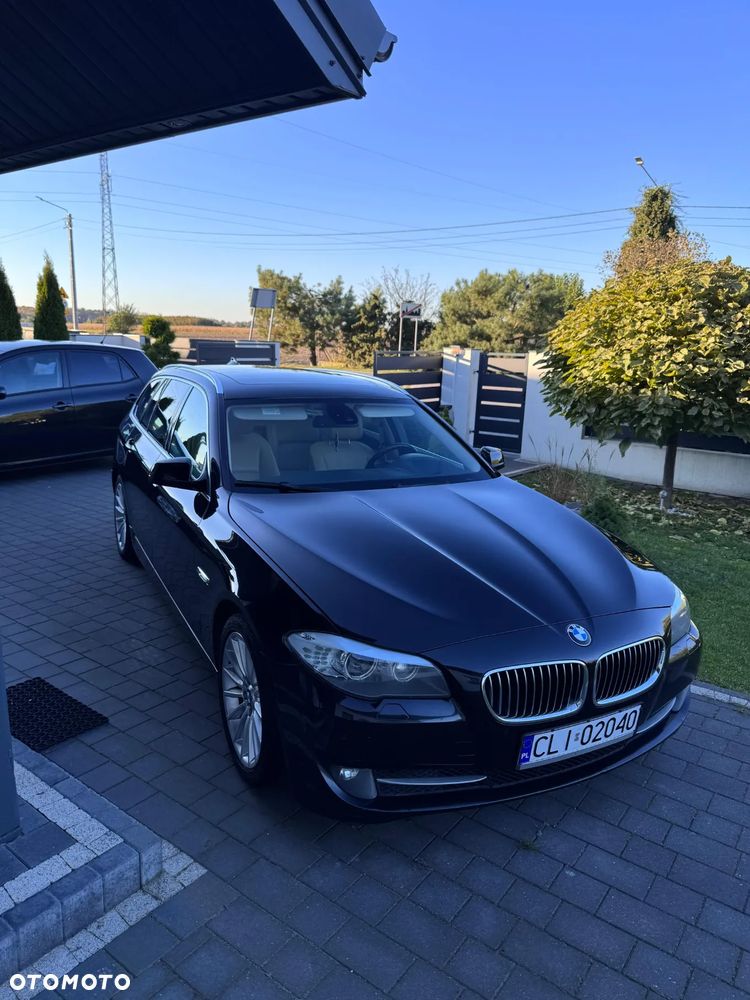 BMW Seria 5 520d Touring Sport-Aut - 2