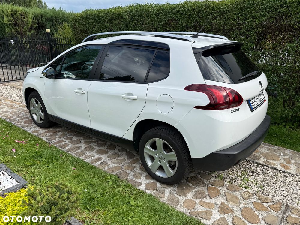 Peugeot 2008 1.2 Pure Tech GPF Style S&S EAT6 - 4