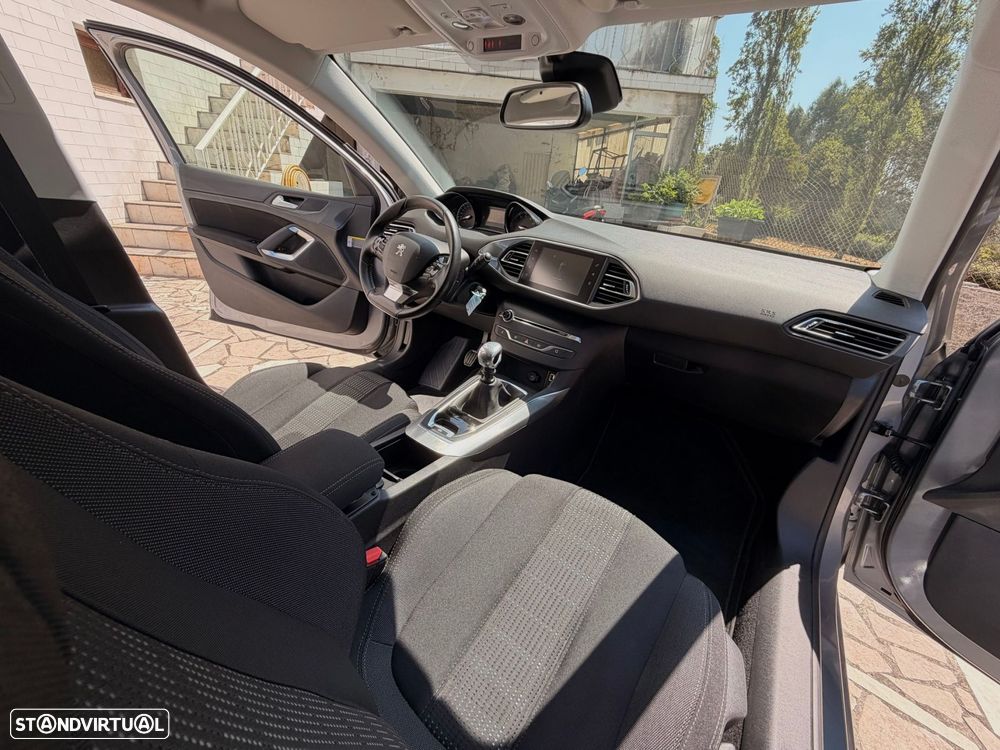 Peugeot 308 SW 1.2 PureTech Allure - 35