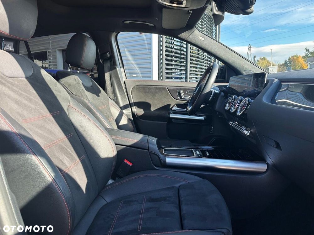 Mercedes-Benz GLA - 12