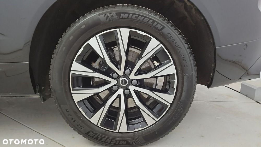 Volvo XC 60 B5 B AWD Plus Dark - 27