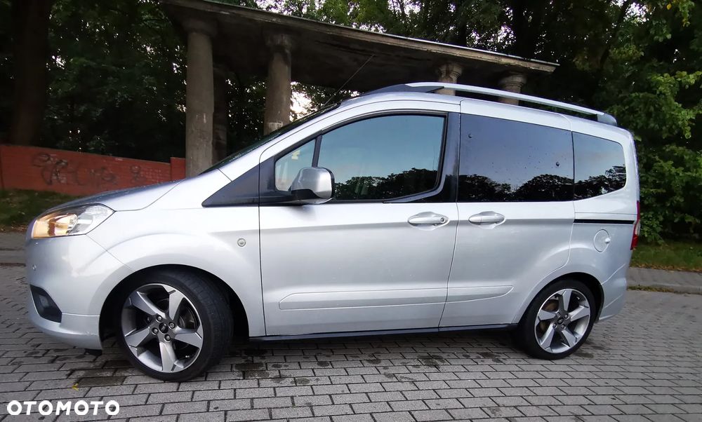 Ford Tourneo Courier 1.5 TDCi S&S Titanium - 3
