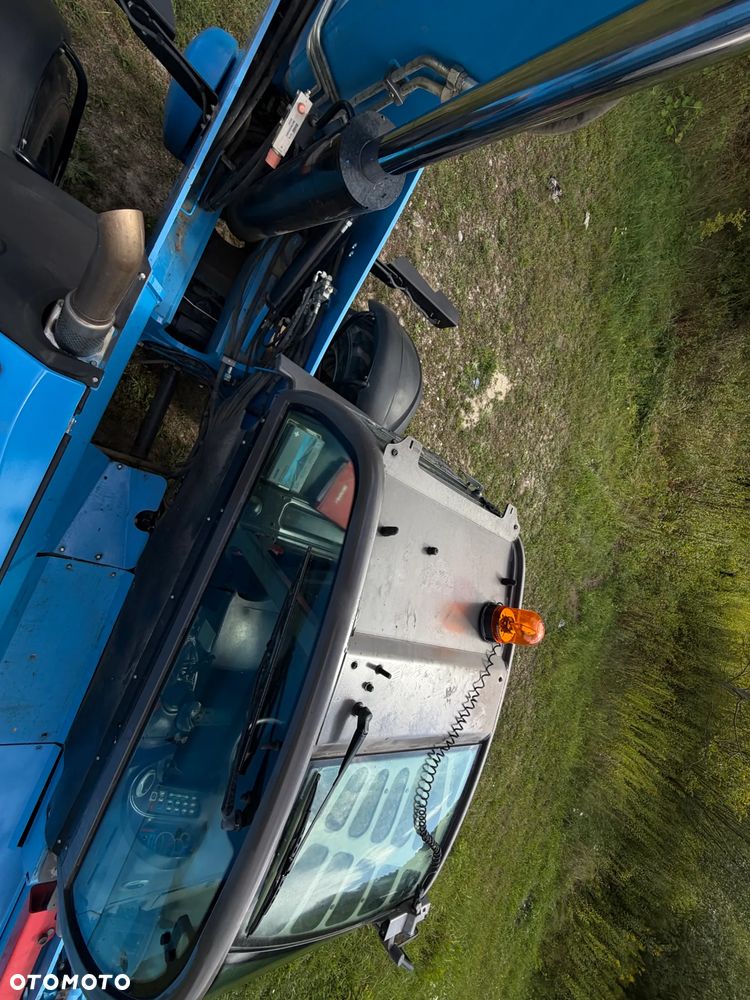 Manitou MT1440. Ładowarka Teleskopowa 14 metrów wysuw! UDŹWIG 4 TONY! Przebieg 2500 mtg. Maszyna jak Nowa z SALONU. 2017 rok. z Norwegii z Gospodarstwa rolnego! Silnik PERKINS Turbo 110 km. Aktualne Serwisy w Dekra. Nowy Model sterowane wszystko z 1 dżojstika. Ani deka luzów czy wycieku. OKAZJA! Jazda REWERS + 4 biegi. Skręt 3 tryby. Wyjście Hydrauliczne na maszcie, Poziomowanie ośi stabilizatory! Wyjścia Hydrauliczne na maszt! Okazja Ani deka luzów i wycieków. Wersja Norweska. Wielka Okazja  Opony jak Nowe! - 21