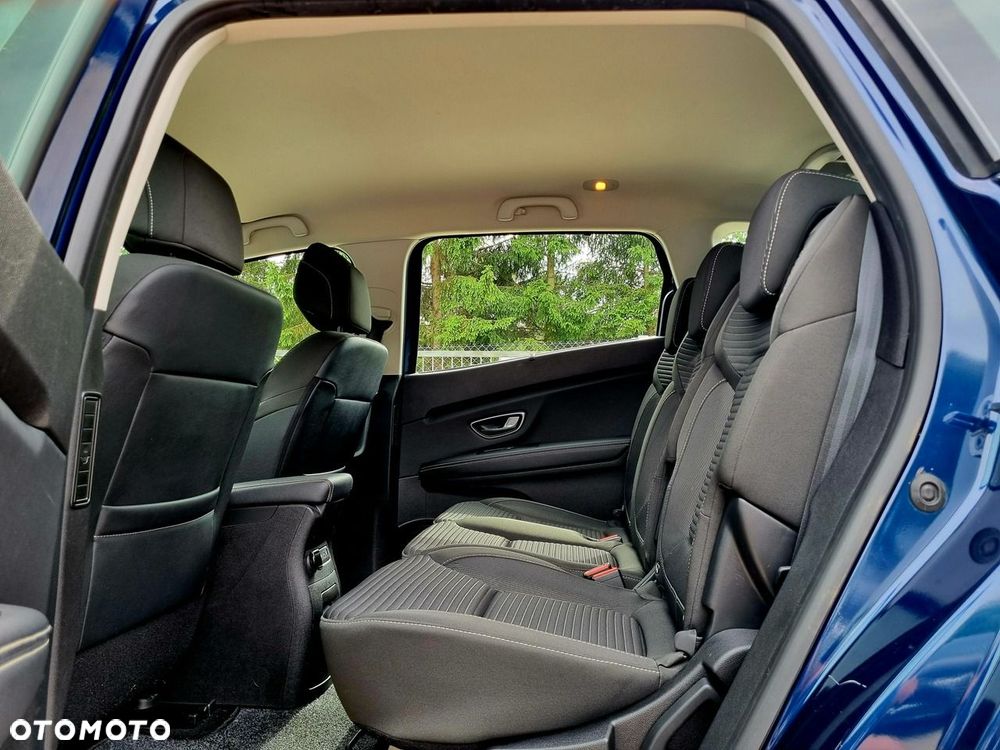 Renault Grand Scenic - 10