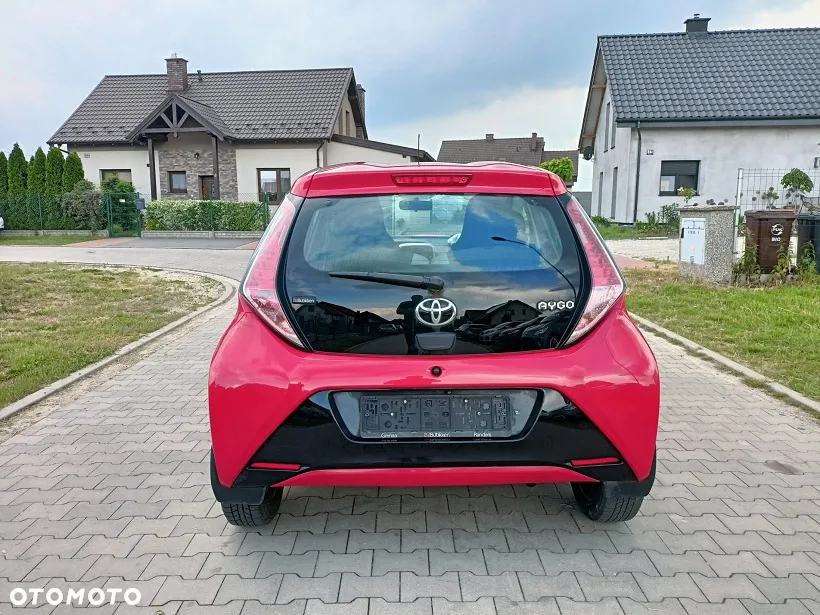 Toyota Aygo x-play - 4