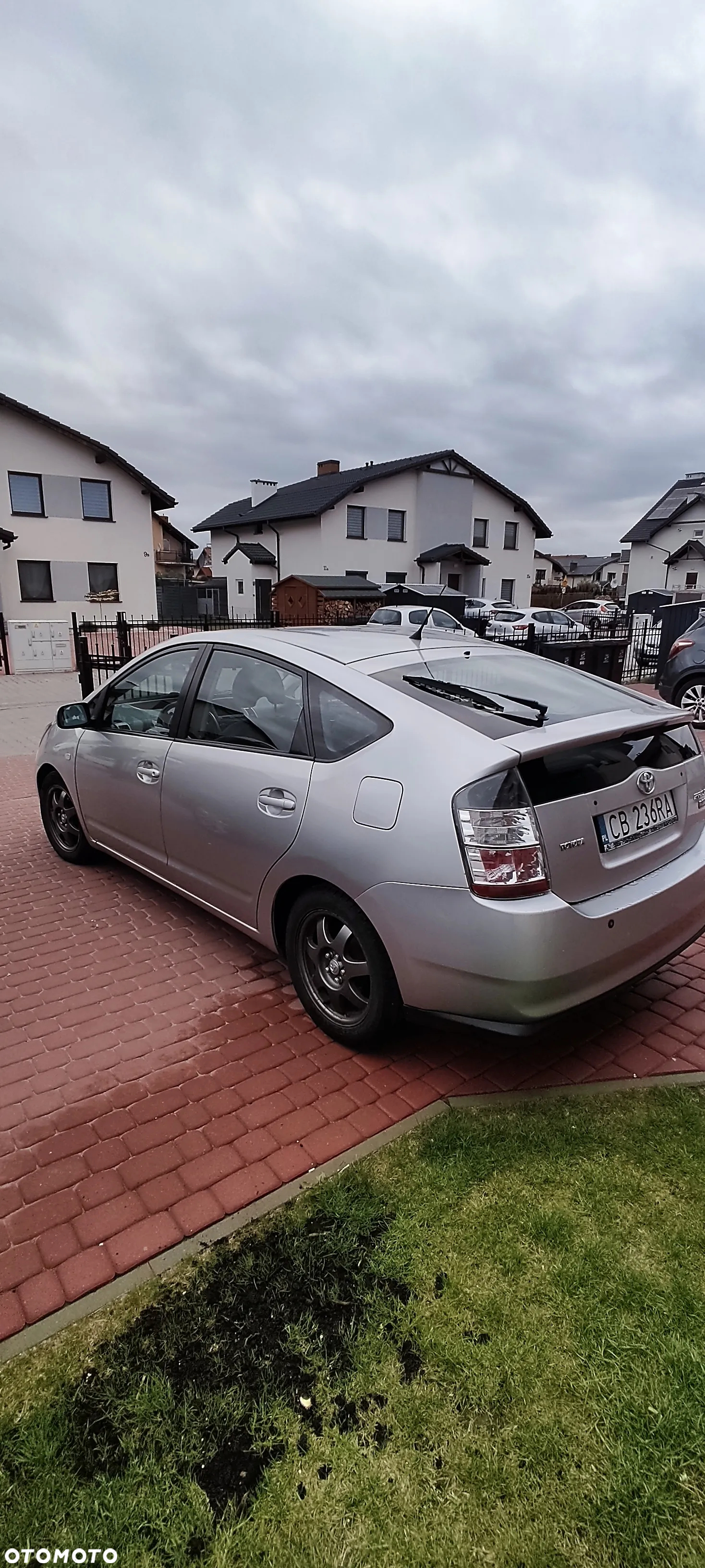 Toyota Prius ver--hybrid-executive - 5