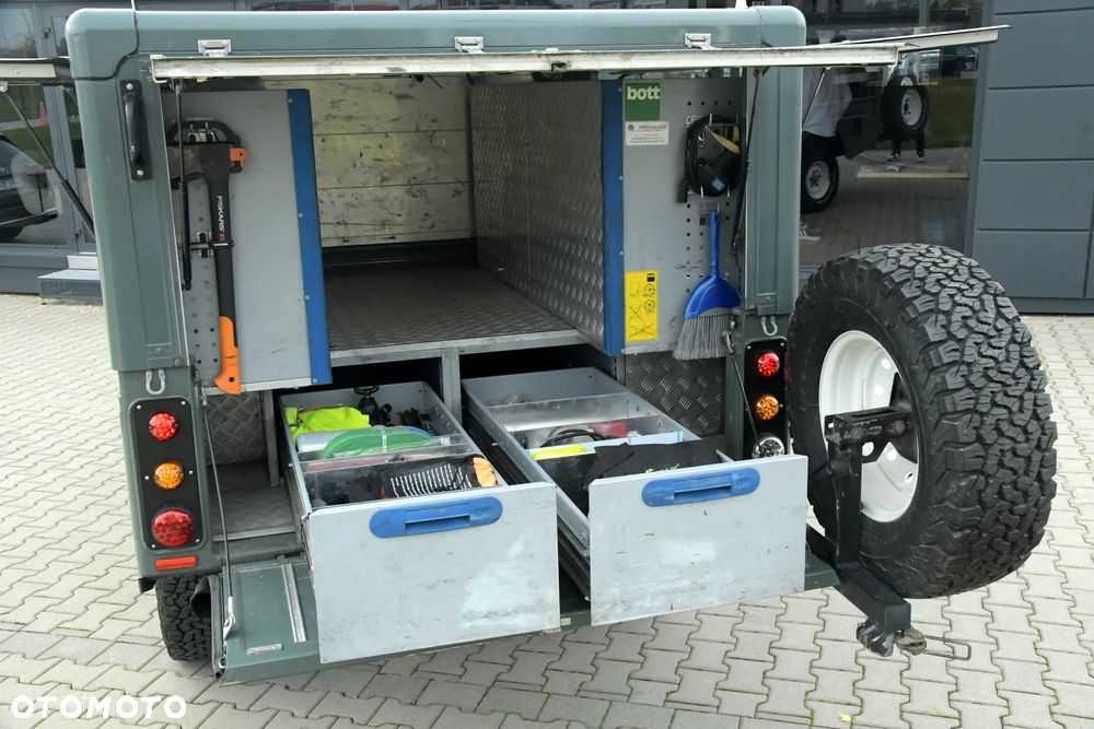 Land Rover Defender 110 2.4 TD4 E - 36