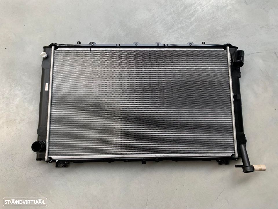 Radiador da água do motor Nissan Patrol GR - 1