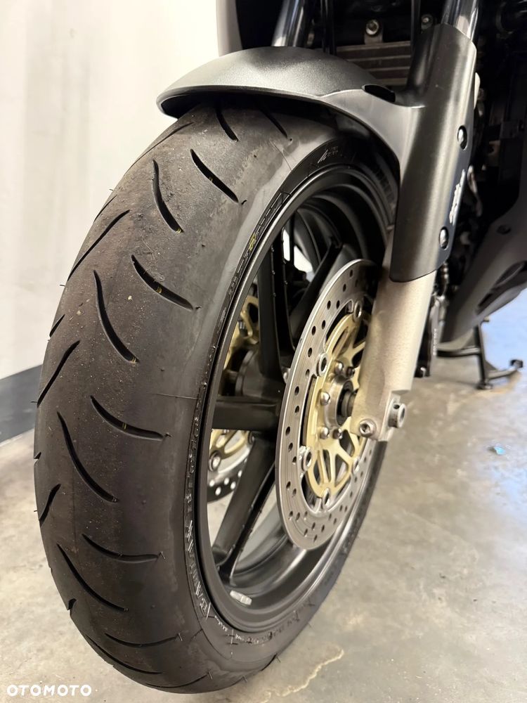 Honda VFR - 22