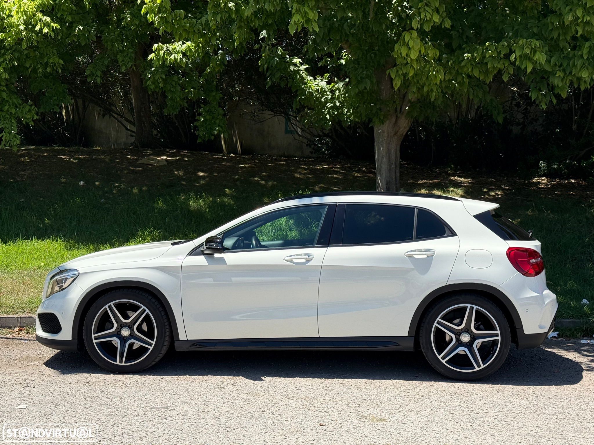 Mercedes-Benz GLA 220 d 4Matic 7G-DCT AMG Line - 3