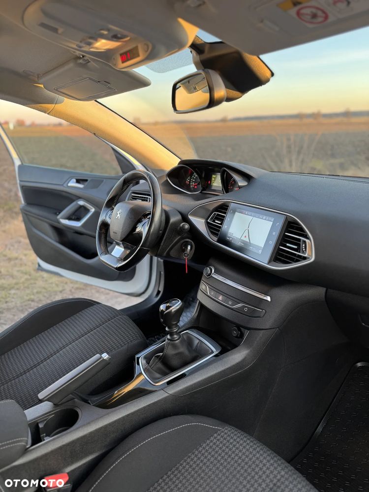 Peugeot 308 1.5 BlueHDi Business Line S&S - 23