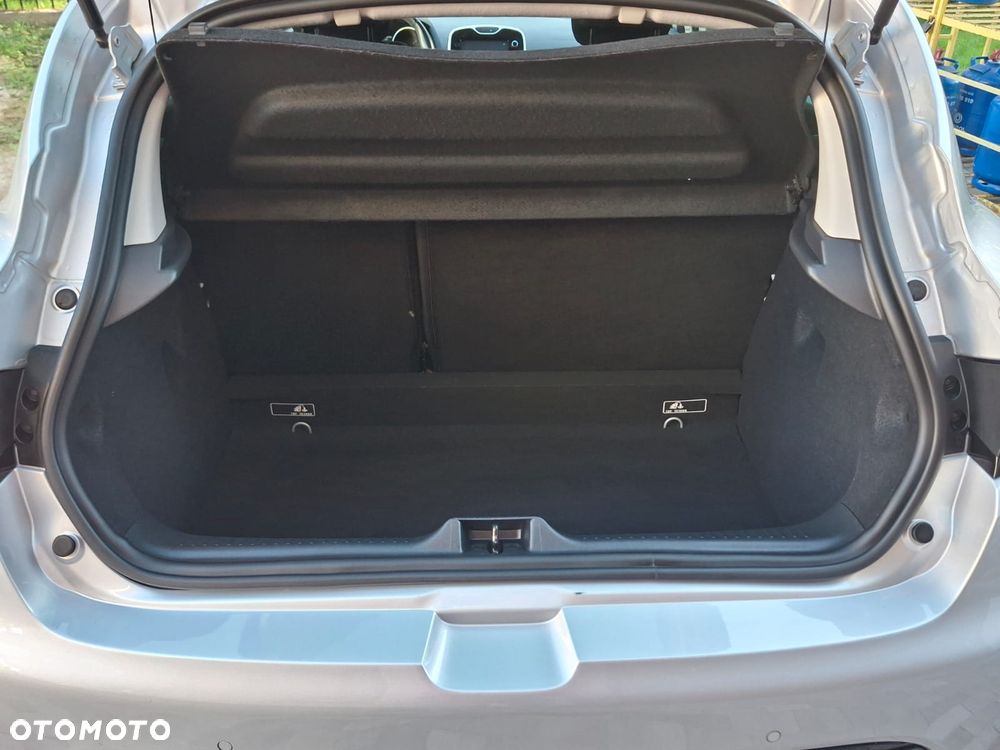 Renault Clio 1.2 16V 75 Limited - 32
