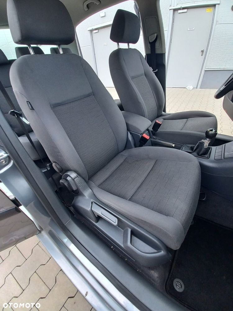 Volkswagen Golf Plus - 25