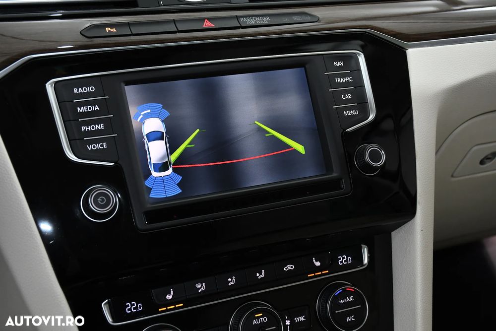 Volkswagen Passat 2.0 TDI SCR DSG Highline - 19