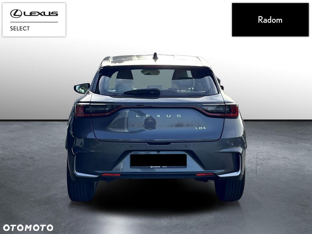 Lexus LBX - 7