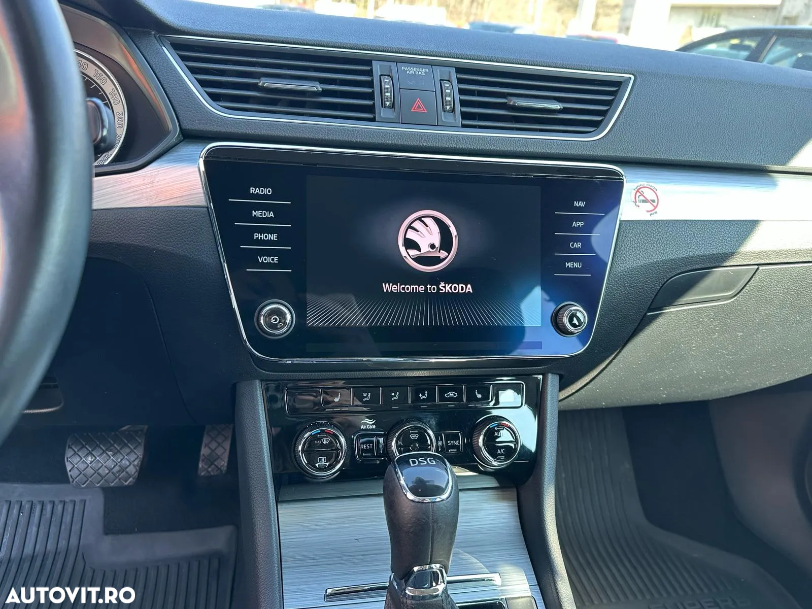 Skoda Superb 2.0 TDI DSG Ambition - 8