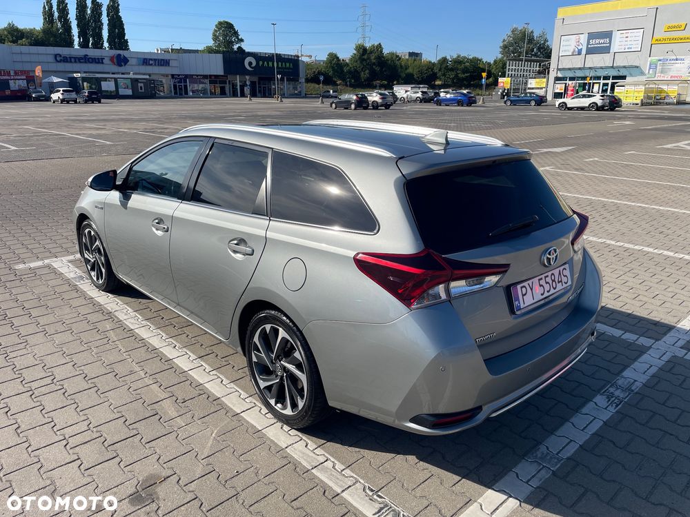 Toyota Auris 1.8 HSD Luna - 10