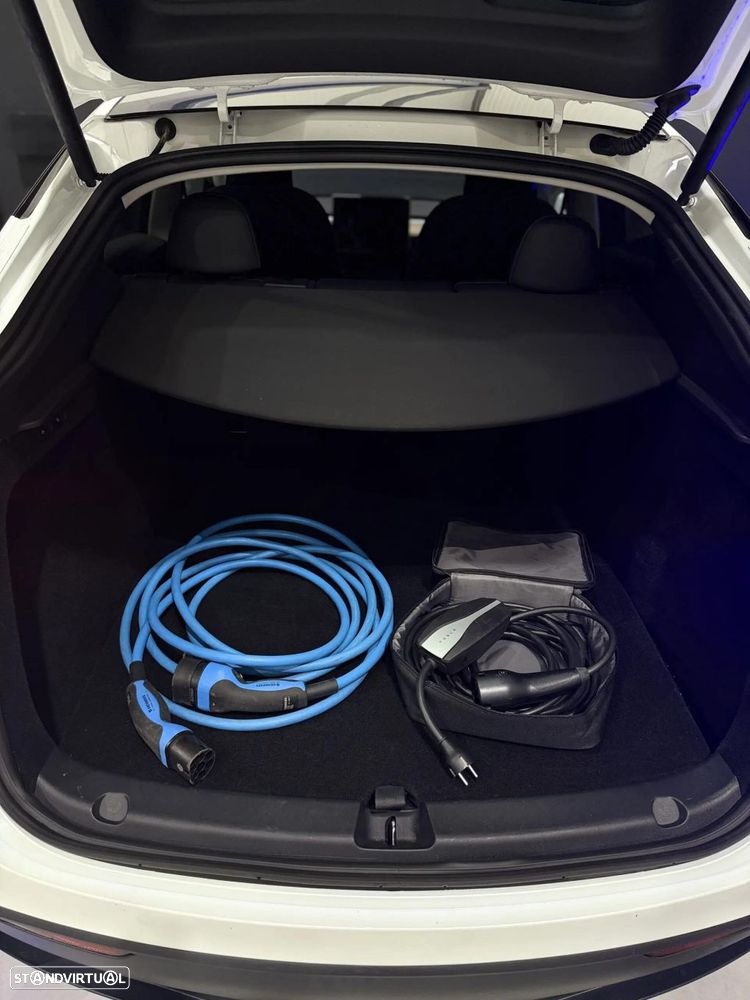 Tesla Model Y Long Range Dual Motor AWD - 39