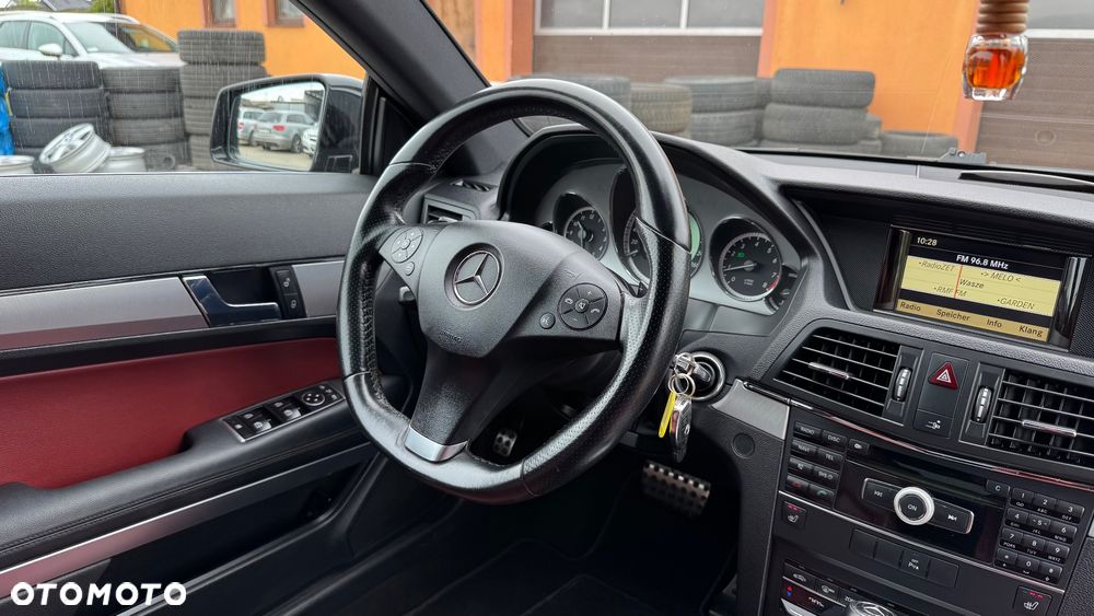 Mercedes-Benz Klasa E 250 CGI BlueEFFICIENCY Automatik Avantgarde - 29