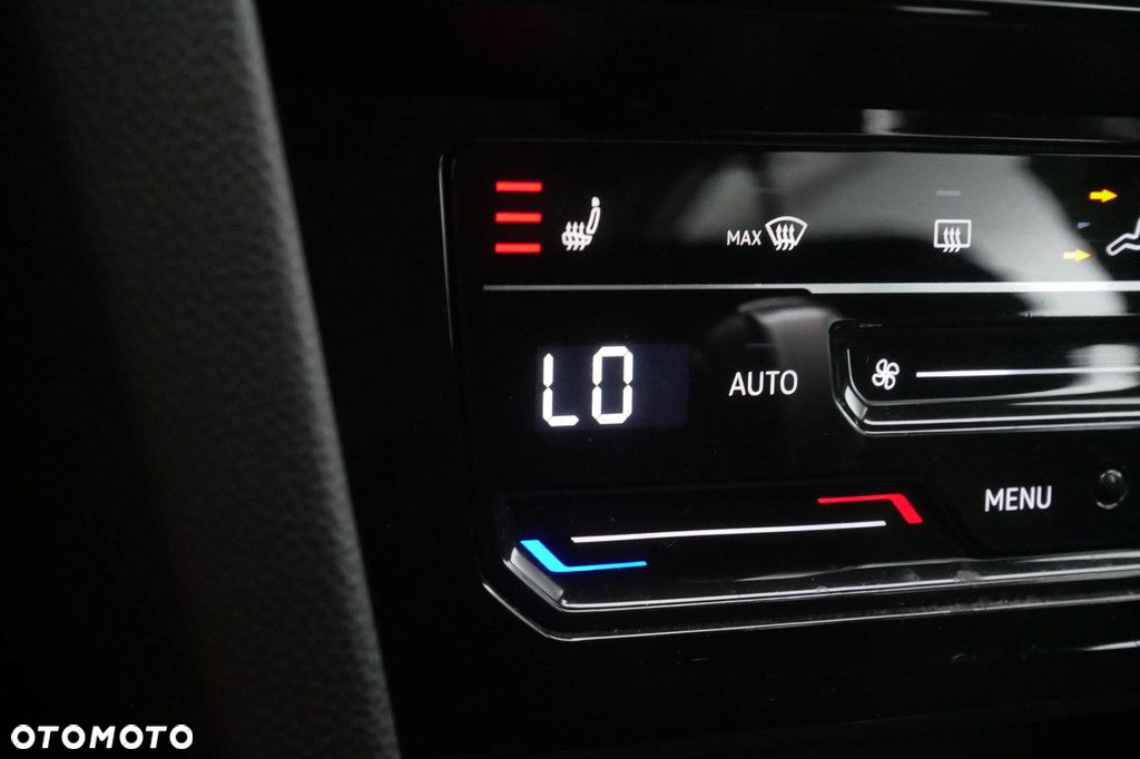 Volkswagen Passat 2.0 TSI Business DSG - 23