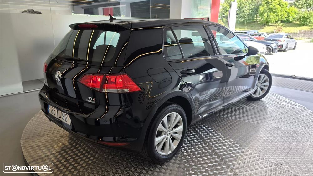VW Golf 1.6 TDi Trendline BlueMotion - 21