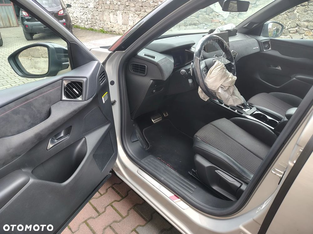 DS Automobiles DS 3 Crossback 1.2 PureTech Performance Line + - 17