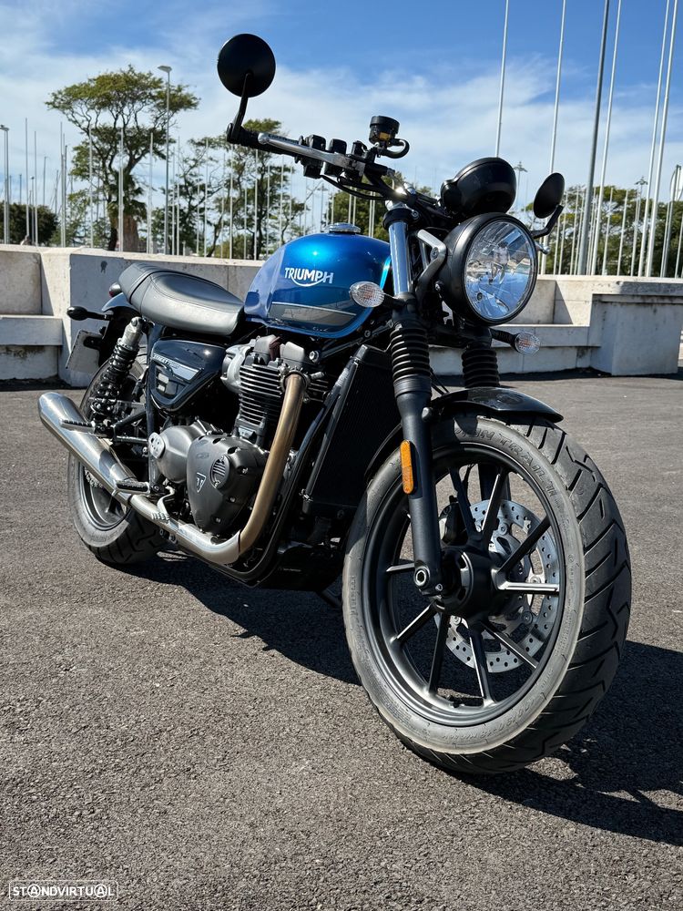 Triumph Street Twin - 1