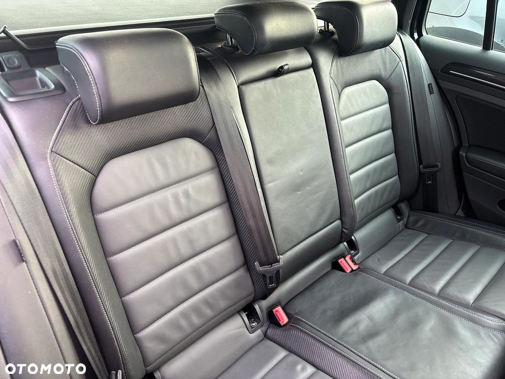Volkswagen Golf - 20