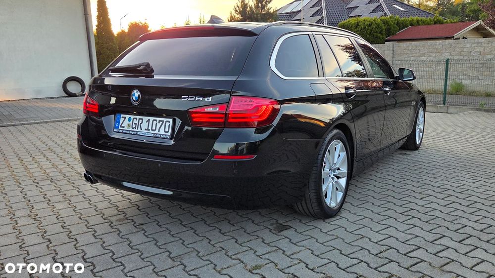 BMW Seria 5 525d Sport-Aut Luxury Line - 7