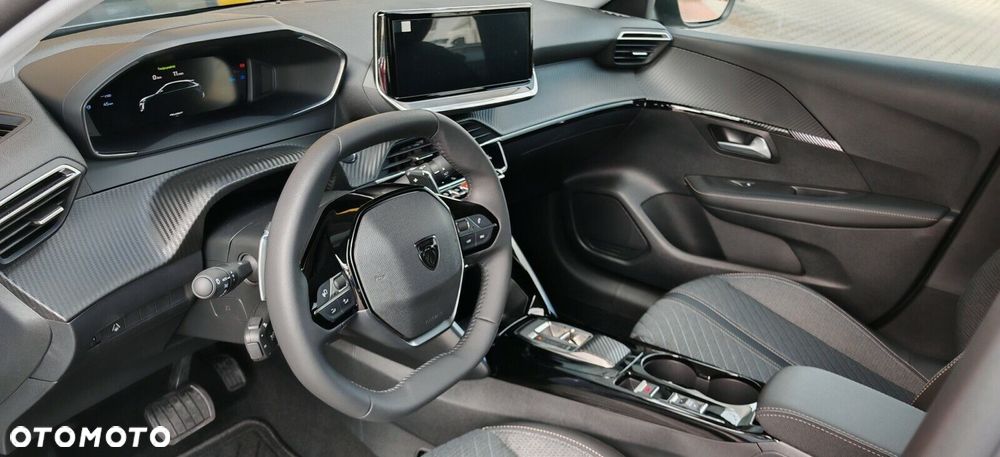 Peugeot 208 - 11